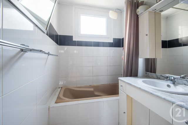 Appartement F3 à vendre - 3 pièces - 64.42 m2 - NICE - 06 - PROVENCE-ALPES-COTE-D-AZUR - Century 21 Lafage Transactions