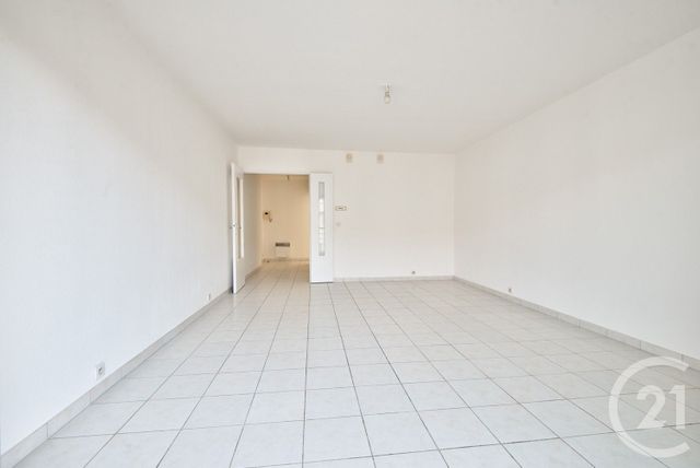 Appartement T3 à vendre - 3 pièces - 74.19 m2 - ANTIBES - 06 - PROVENCE-ALPES-COTE-D-AZUR - Century 21 Lafage Transactions
