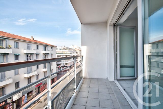 Appartement T3 à vendre - 3 pièces - 74.19 m2 - ANTIBES - 06 - PROVENCE-ALPES-COTE-D-AZUR - Century 21 Lafage Transactions