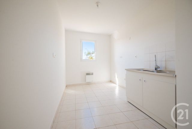 Appartement T4 à vendre - 4 pièces - 85.8 m2 - ANTIBES - 06 - PROVENCE-ALPES-COTE-D-AZUR - Century 21 Lafage Transactions