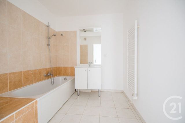 Appartement T4 à vendre - 4 pièces - 85.8 m2 - ANTIBES - 06 - PROVENCE-ALPES-COTE-D-AZUR - Century 21 Lafage Transactions