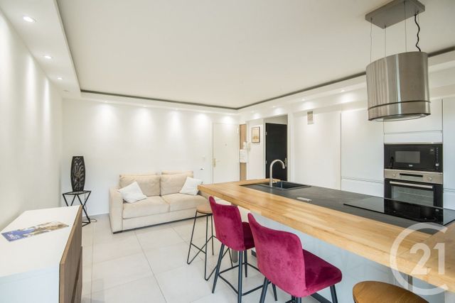 Appartement T2 à vendre - 2 pièces - 38.73 m2 - LE CANNET - 06 - PROVENCE-ALPES-COTE-D-AZUR - Century 21 Lafage Transactions