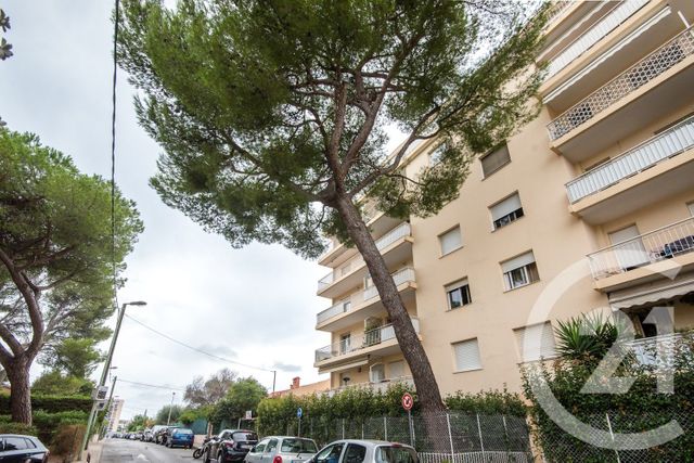 Appartement T2 à vendre - 2 pièces - 38.73 m2 - LE CANNET - 06 - PROVENCE-ALPES-COTE-D-AZUR - Century 21 Lafage Transactions