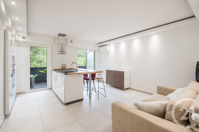 Appartement T2 à vendre - 2 pièces - 38.73 m2 - LE CANNET - 06 - PROVENCE-ALPES-COTE-D-AZUR - Century 21 Lafage Transactions