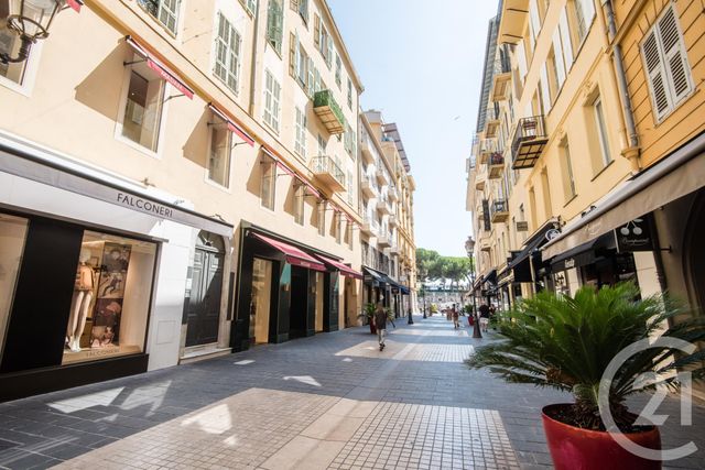 Appartement F2 à vendre - 2 pièces - 52.25 m2 - NICE - 06 - PROVENCE-ALPES-COTE-D-AZUR - Century 21 Lafage Transactions