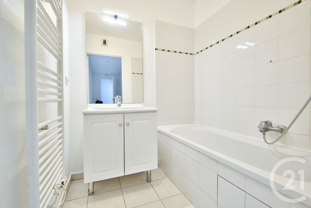 Appartement T3 à vendre - 3 pièces - 74.19 m2 - ANTIBES - 06 - PROVENCE-ALPES-COTE-D-AZUR - Century 21 Lafage Transactions