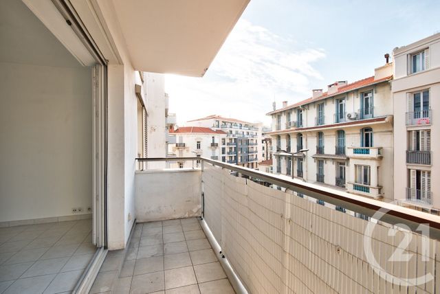 Appartement T3 à vendre - 3 pièces - 74.19 m2 - ANTIBES - 06 - PROVENCE-ALPES-COTE-D-AZUR - Century 21 Lafage Transactions