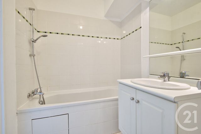 Appartement T3 à vendre - 3 pièces - 72.33 m2 - ANTIBES - 06 - PROVENCE-ALPES-COTE-D-AZUR - Century 21 Lafage Transactions