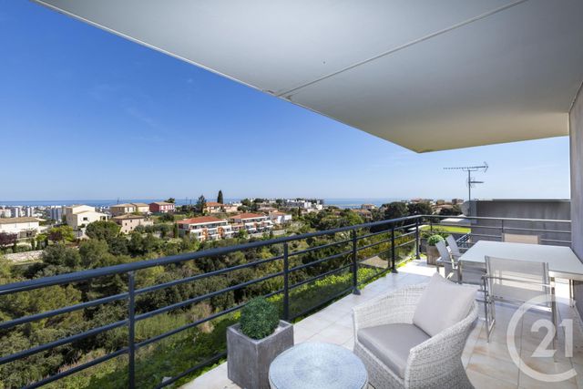 Afficher la photo en grand Appartement Duplex à vendre - 3 pièces - 99.79 m2 - ST LAURENT DU VAR - 06 - PROVENCE-ALPES-COTE-D-AZUR - Century 21 Lafage Transactions