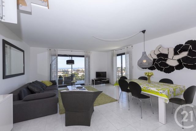 Afficher la photo en grand Appartement Duplex à vendre - 3 pièces - 99.79 m2 - ST LAURENT DU VAR - 06 - PROVENCE-ALPES-COTE-D-AZUR - Century 21 Lafage Transactions