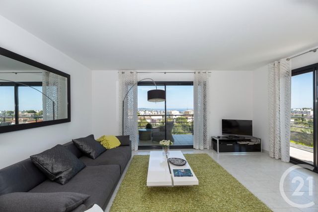 Afficher la photo en grand Appartement Duplex à vendre - 3 pièces - 99.79 m2 - ST LAURENT DU VAR - 06 - PROVENCE-ALPES-COTE-D-AZUR - Century 21 Lafage Transactions