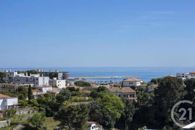 Afficher la photo en grand Appartement Duplex à vendre - 3 pièces - 99.79 m2 - ST LAURENT DU VAR - 06 - PROVENCE-ALPES-COTE-D-AZUR - Century 21 Lafage Transactions