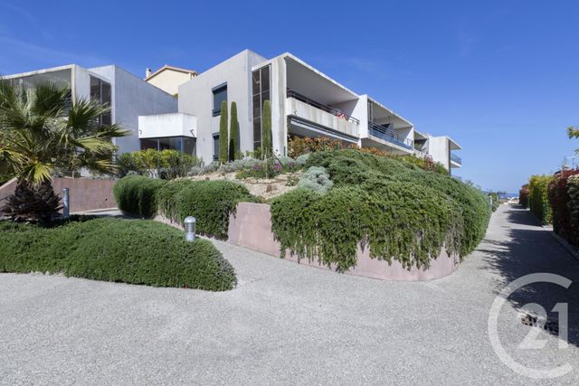 Afficher la photo en grand Appartement Duplex à vendre - 3 pièces - 99.79 m2 - ST LAURENT DU VAR - 06 - PROVENCE-ALPES-COTE-D-AZUR - Century 21 Lafage Transactions