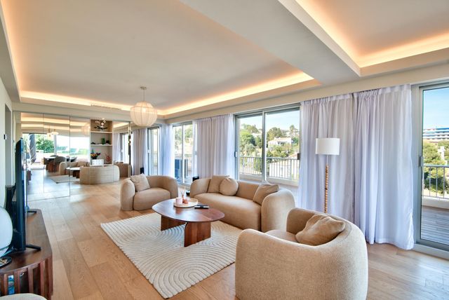 Appartement F4 à vendre - 4 pièces - 150.05 m2 - NICE - 06 - PROVENCE-ALPES-COTE-D-AZUR - Century 21 Lafage Transactions