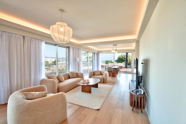 Appartement F4 à vendre - 4 pièces - 150.05 m2 - NICE - 06 - PROVENCE-ALPES-COTE-D-AZUR - Century 21 Lafage Transactions