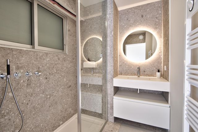 Appartement F4 à vendre - 4 pièces - 150.05 m2 - NICE - 06 - PROVENCE-ALPES-COTE-D-AZUR - Century 21 Lafage Transactions