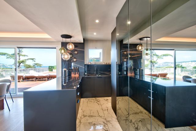 Appartement F4 à vendre - 4 pièces - 150.05 m2 - NICE - 06 - PROVENCE-ALPES-COTE-D-AZUR - Century 21 Lafage Transactions