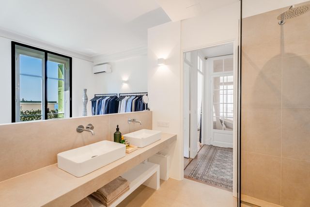 Appartement F5 à vendre - 5 pièces - 146.13 m2 - NICE - 06 - PROVENCE-ALPES-COTE-D-AZUR - Century 21 Lafage Transactions