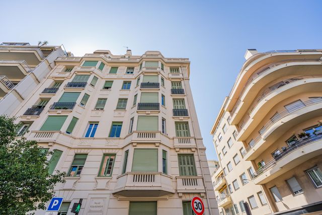 Appartement F5 à vendre - 5 pièces - 146.13 m2 - NICE - 06 - PROVENCE-ALPES-COTE-D-AZUR - Century 21 Lafage Transactions